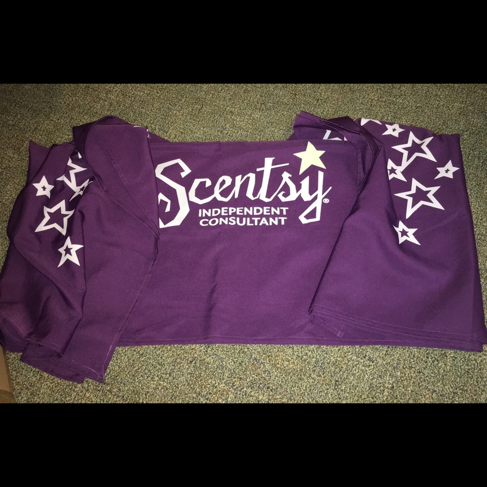 Scentsy Table Cloth.